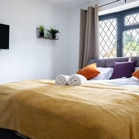 7 Guests - 4 Bedroom - Free Wi-Fi - Кеттерінг Екстер'єр фото