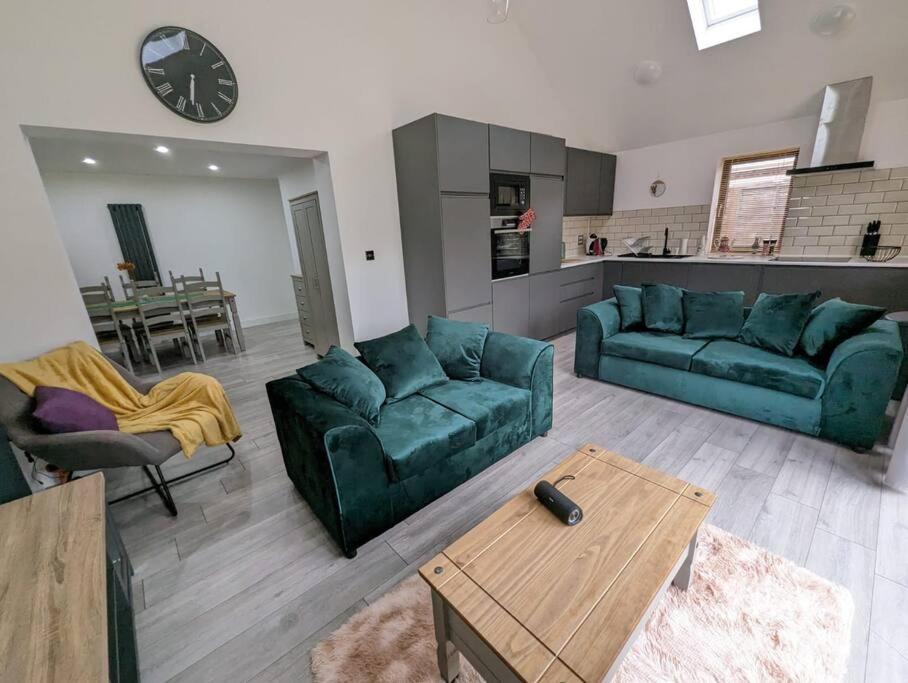 7 Guests - 4 Bedroom - Free Wi-Fi - Кеттерінг Екстер'єр фото