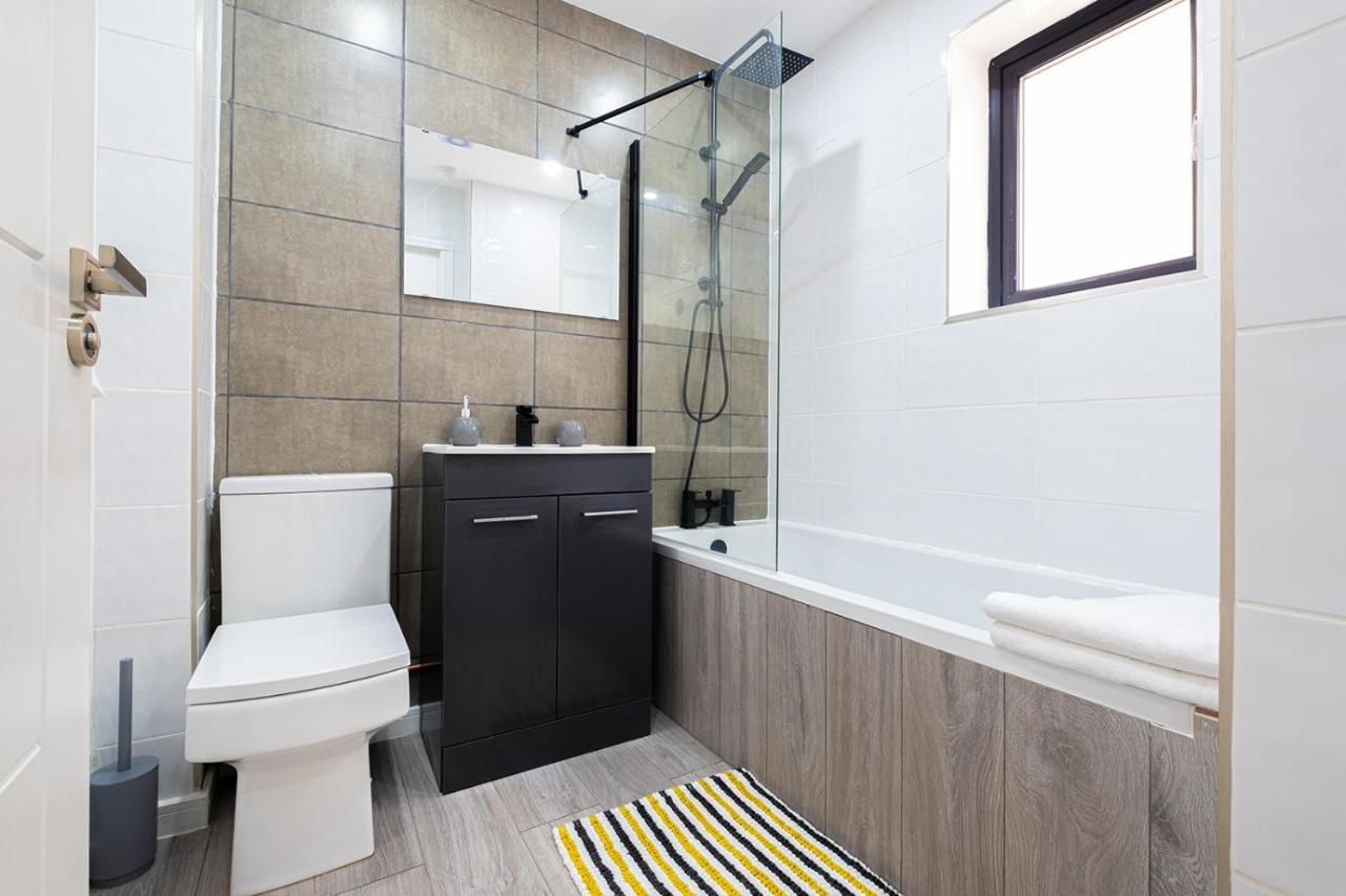 7 Guests - 4 Bedroom - Free Wi-Fi - Кеттерінг Екстер'єр фото