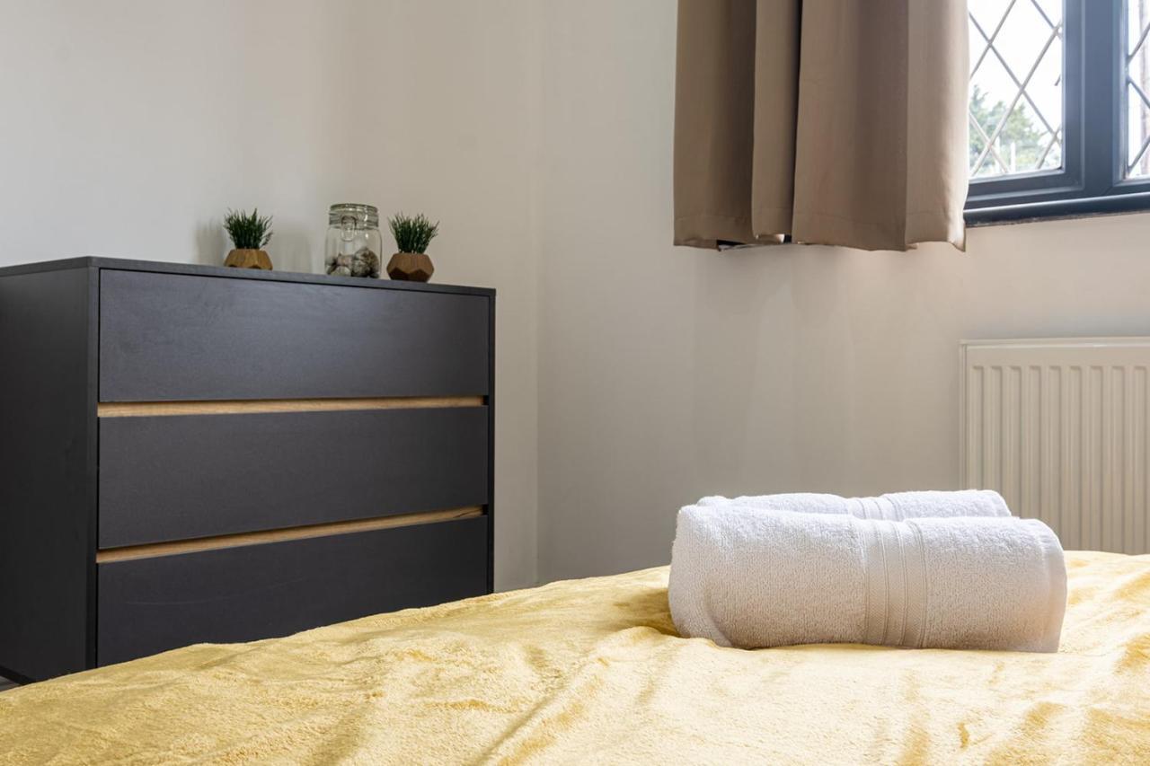 7 Guests - 4 Bedroom - Free Wi-Fi - Кеттерінг Екстер'єр фото