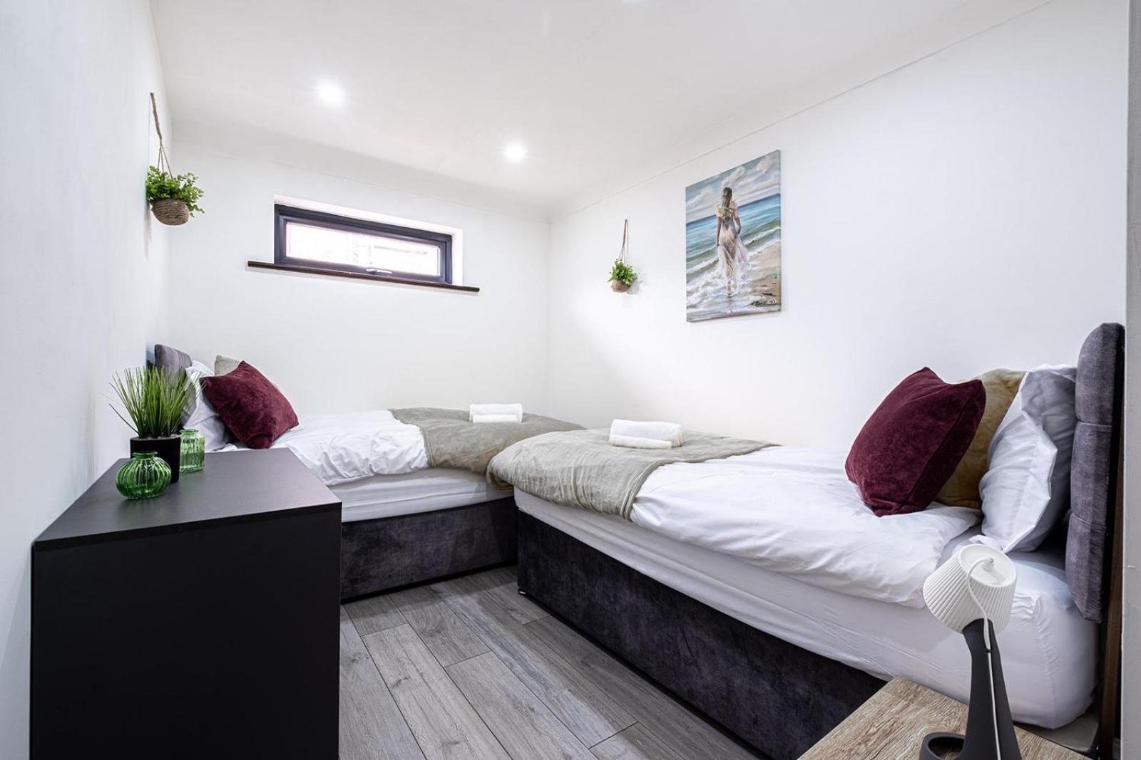 7 Guests - 4 Bedroom - Free Wi-Fi - Кеттерінг Екстер'єр фото